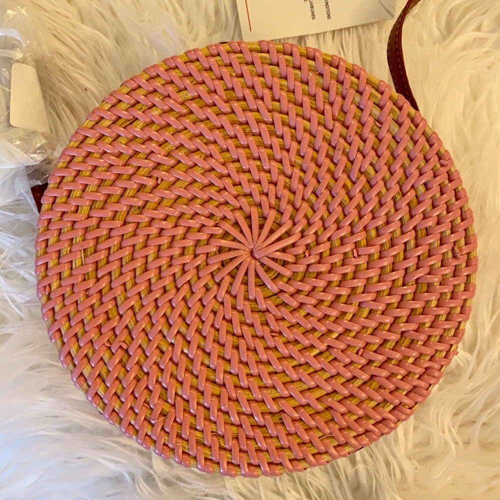 ASOS Design Structured Rattan Circle Bag - Picture 5 of 6